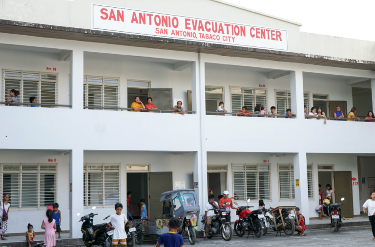 Mahigit 18k Katao Nananatili Pa Rin Sa Evacuation Centers Sa Harap Ng Pag Aalboroto Ng Bulkang 8936